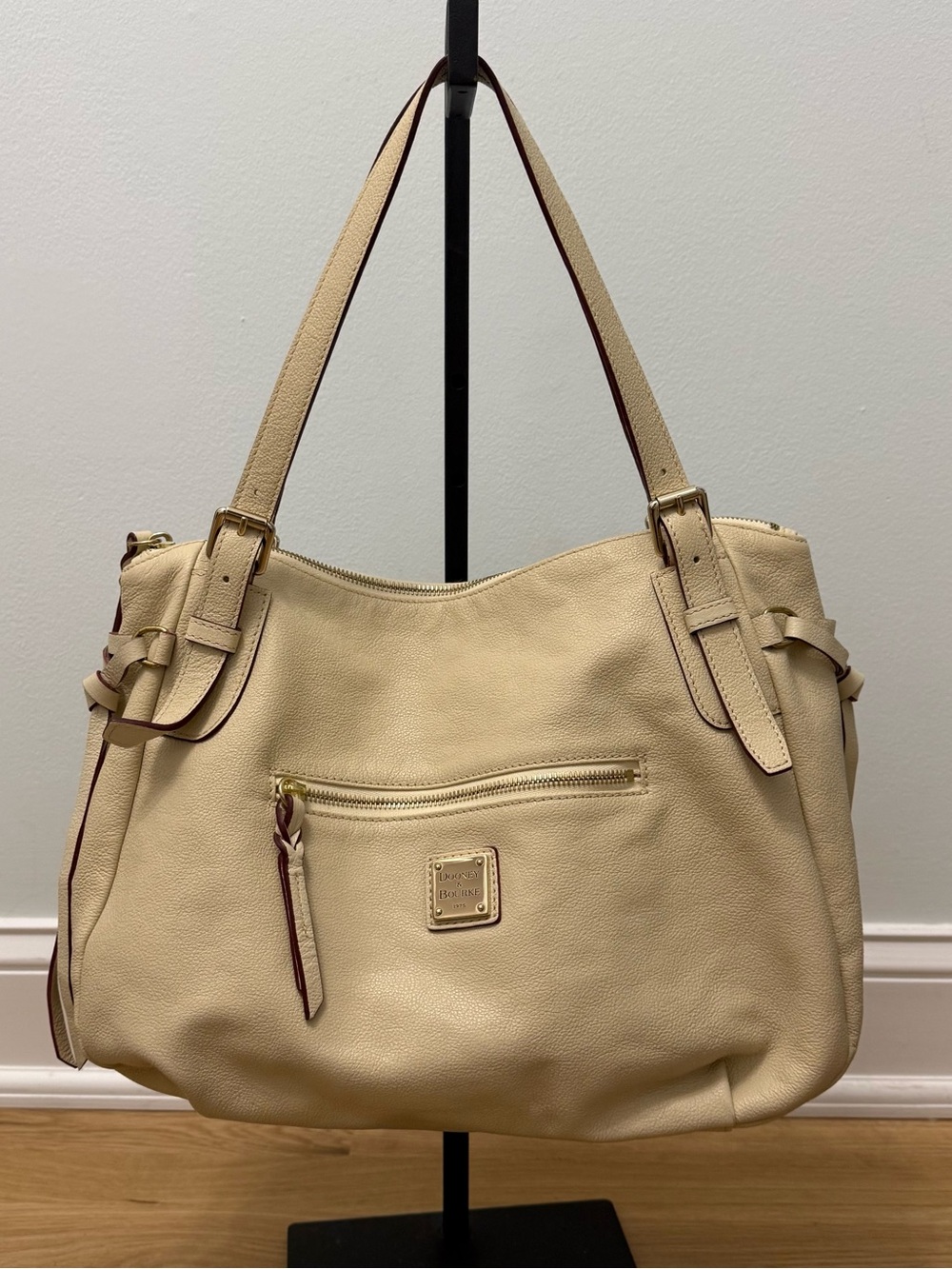 Dooney & Bourke Vintage Nina Pebbled Leather Shoulder Bag - Picture 1 of 9